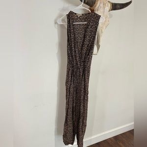 Flynne skye floral jumpsuit size M